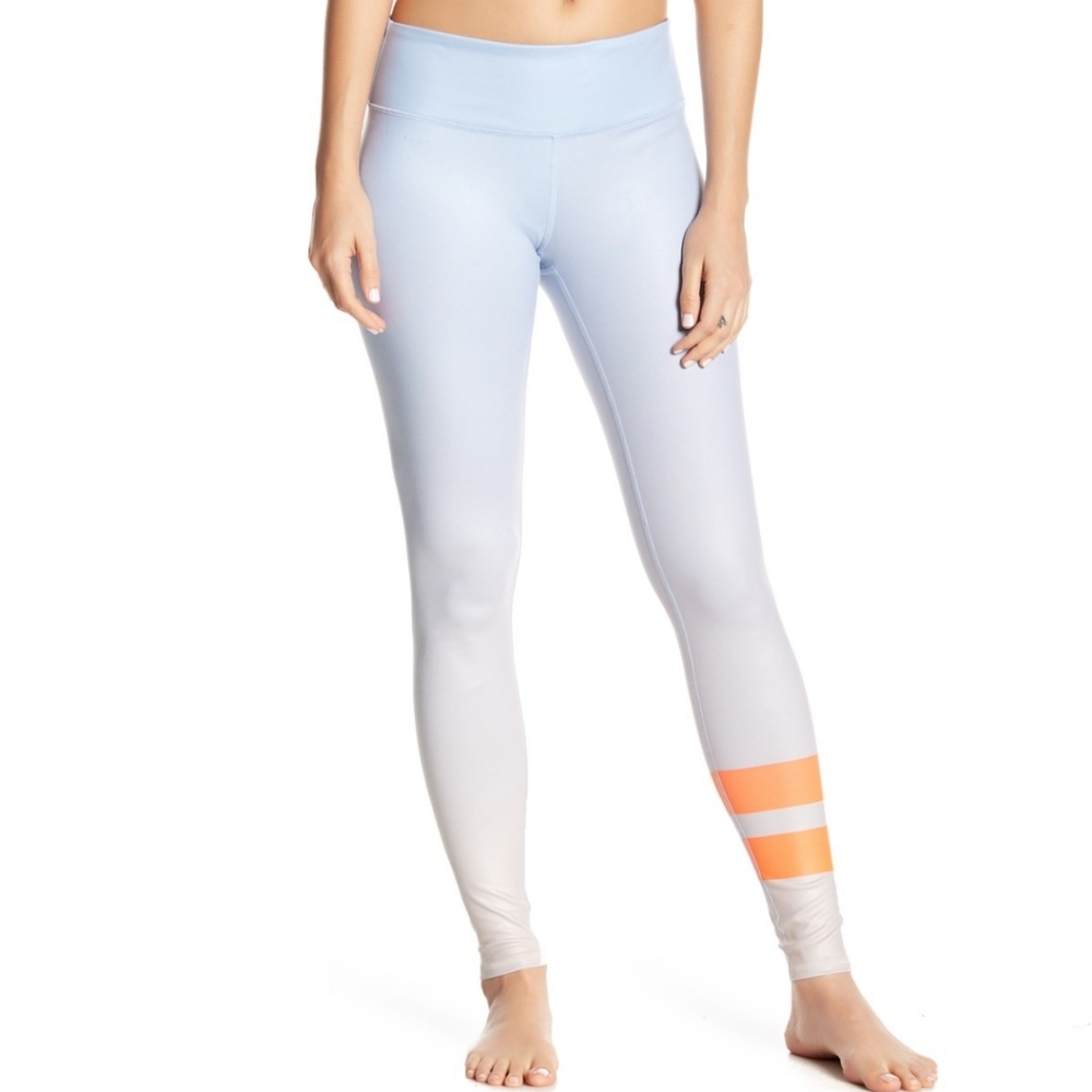 Alo Yoga Airbrushed Leggings In Gradient Sky S